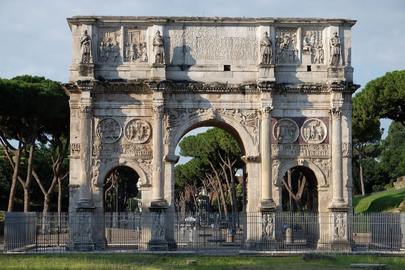 The Arch of Constantine on Via di San Gregorio, outside the fences