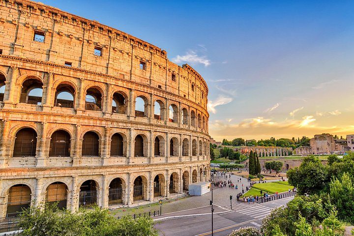 Colosseum with Arena Express Tour with Forum & Palatine Hill