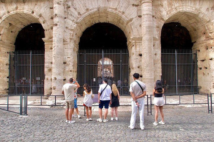 Colosseum Express: Guide and Regular Entry in a Small Group, photo 3