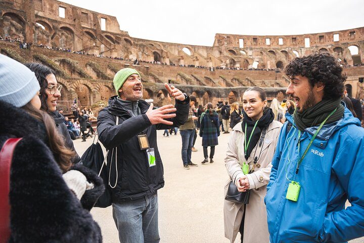 First Entry Express Colosseum: Private Guided Tour